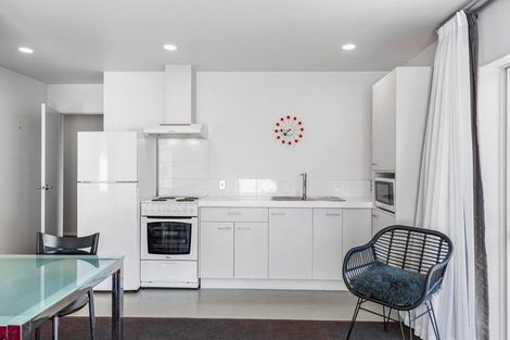 Photo of property in 21 Hendrika Court, Hobsonville, Auckland, 0618