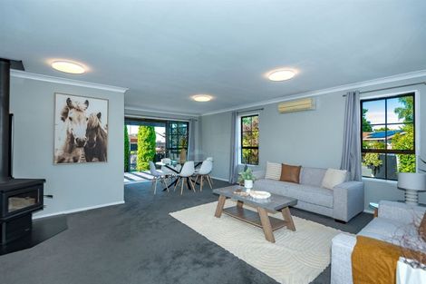 Photo of property in 62 Solomon Avenue, Redwood, Christchurch, 8051