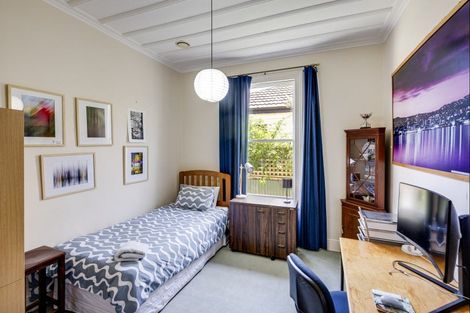 Photo of property in 36 Napier Terrace, Hospital Hill, Napier, 4110