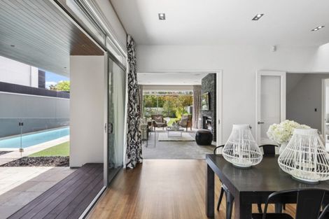 Photo of property in 10 Royds Street, Fendalton, Christchurch, 8014