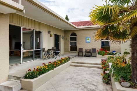 Photo of property in 10 Madill Road, St Andrews, Hamilton, 3200