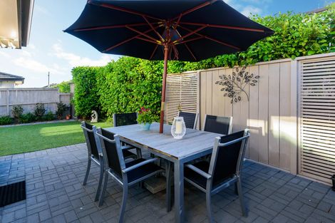 Photo of property in 1 Lorenzo Way, Flat Bush, Auckland, 2016