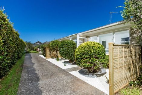 Photo of property in 2/765 Beach Road, Browns Bay, Auckland, 0630