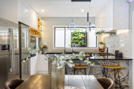 Photo of property in 1/94 Glamorgan Drive, Torbay, Auckland, 0630