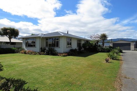 Photo of property in 32 Brougham Street, Westport, 7825