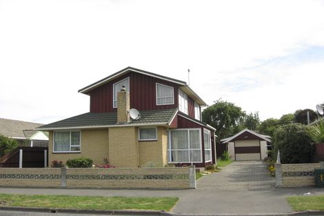 Photo of property in 33 Frensham Crescent, Woolston, Christchurch, 8062