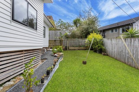 Photo of property in 27 Aditi Close, Massey, Auckland, 0614