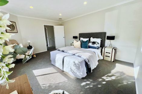Photo of property in 5 Sunvista Avenue, Oteha, Auckland, 0632