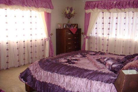 Photo of property in 12 Stubbs Place, Fairview Heights, Auckland, 0632