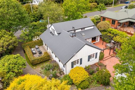 Photo of property in 88 Pinehaven Road, Pinehaven, Upper Hutt, 5019