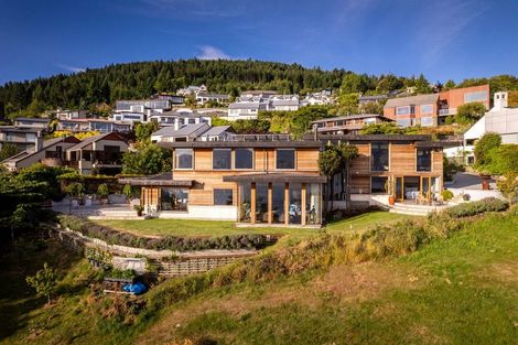 Photo of property in 27 Edinburgh Drive, Queenstown, 9300