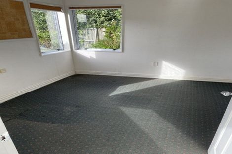 Photo of property in 2/24 Cherub Place, West Harbour, Auckland, 0618