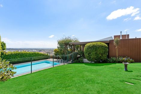 Photo of property in 4 Michael Avenue, Mount Pleasant, Christchurch, 8081