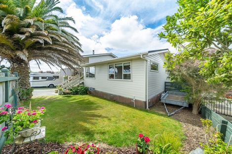 Photo of property in 6 Langwell Place, Papakowhai, Porirua, 5024