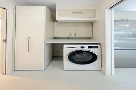 Photo of property in 12 Waterfront Road, Mangere Bridge, Auckland, 2022