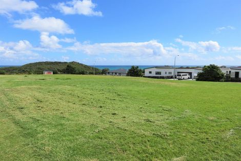 Photo of property in 2 Snapper Street, Baylys Beach, Dargaville, 0377