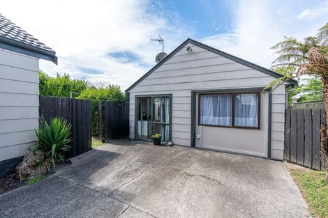 Photo of property in 17 Kentucky Crescent, Nawton, Hamilton, 3200