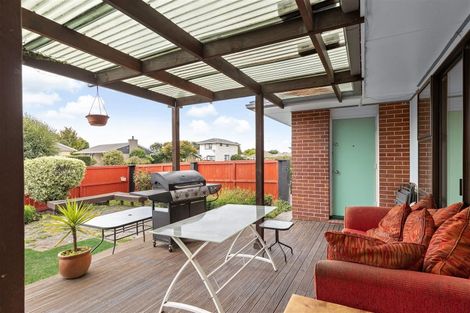 Photo of property in 6 Carbine Place, Sockburn, Christchurch, 8042