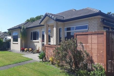 Photo of property in 10 Centreway Road, Orewa, 0931