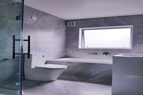 Photo of property in 812b East Coast Road, Oteha, Auckland, 0630