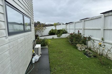 Photo of property in 30 Midhurst Avenue, Henderson, Auckland, 0612