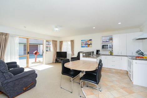 Photo of property in 8 Foxtail Fern, Kelvin Grove, Palmerston North, 4414