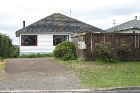 Photo of property in 1370 Whangaparaoa Road, Army Bay, Whangaparaoa, 0930
