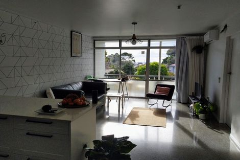 Photo of property in 11/75 Carrington Street, Lower Vogeltown, New Plymouth, 4310