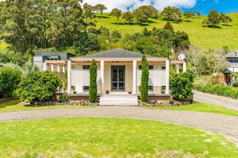 Photo of property in 6 Regent Street, Whakapirau, Maungaturoto, 0583