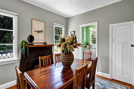 Photo of property in 32 Victoria Road, New Plymouth, 4310