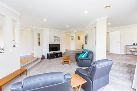 Photo of property in 17 Birkinshaw Grove, Riverstone Terraces, Upper Hutt, 5018