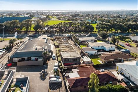 Photo of property in 3370 Great North Road, Glen Eden, Auckland, 0602