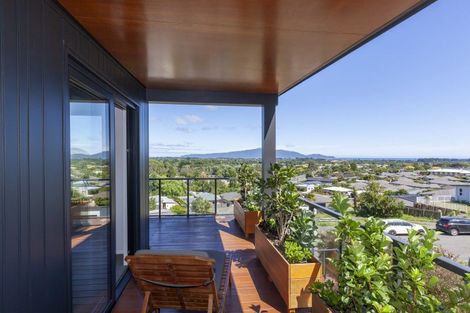 Photo of property in 101 Kakariki Grove, Waikanae, 5036