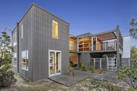 Photo of property in 10 Lagoon Way, Omaha, 0986