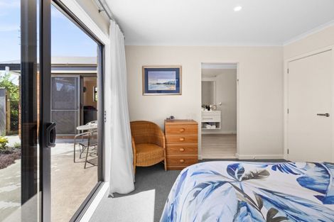 Photo of property in 4b Read Crescent, Clive, 4102