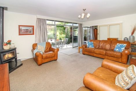 Photo of property in 5b Bromley Place, Westown, New Plymouth, 4310