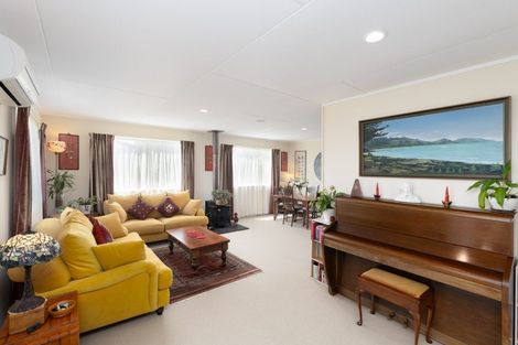 Photo of property in 6 Milne Place, Merrilands, New Plymouth, 4312
