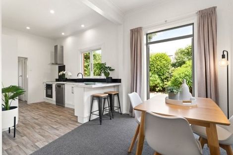 Photo of property in 33 Beach Street, Saint Clair, Dunedin, 9012