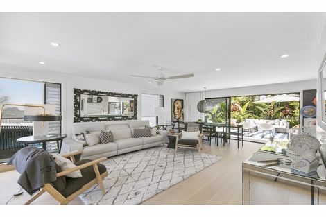 Photo of property in 82 Bay Street, Red Beach, 0932