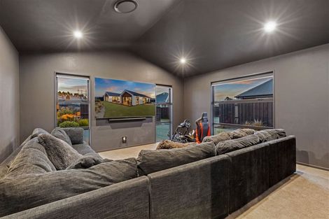 Photo of property in 17 Angus Place, Rangiora, 7400