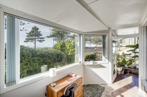 Photo of property in 619 Marine Parade, Napier South, Napier, 4110