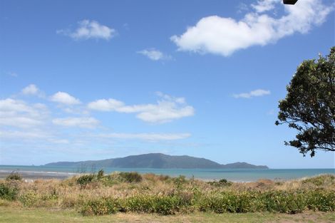 Photo of property in 59 Field Way, Waikanae Beach, Waikanae, 5036