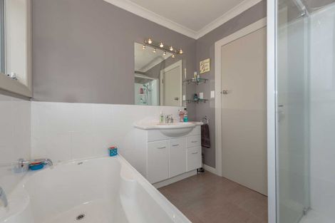 Photo of property in 9 Dowding Street, Melville, Hamilton, 3206