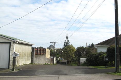 Photo of property in 1 Endeavour Street, Marfell, New Plymouth, 4310