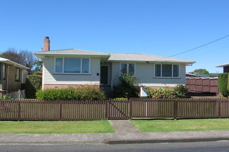 Photo of property in 5 Cobham Crescent, Kelston, Auckland, 0602