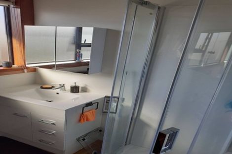 Photo of property in 136 Apu Crescent, Lyall Bay, Wellington, 6022