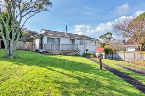 Photo of property in 15 Peterhouse Place, West Harbour, Auckland, 0618