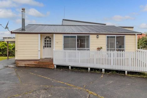 Photo of property in 2/18 Ocean View Road, Northcote, Auckland, 0627