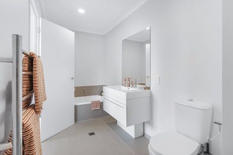 Photo of property in 3/1 Hibiscus Avenue, Hamilton Lake, Hamilton, 3204