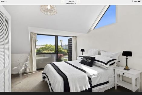 Photo of property in 92b Aikmans Road, Merivale, Christchurch, 8014